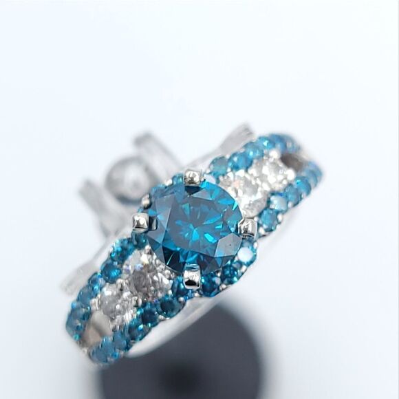 Blue Diamond Engagement Ring. - Picture 6 of 15